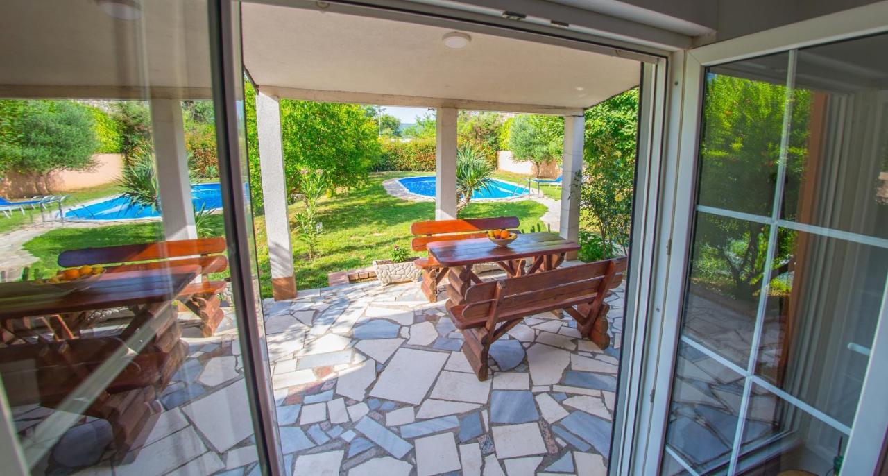 מוסטר Holiday Home Narona מראה חיצוני תמונה
