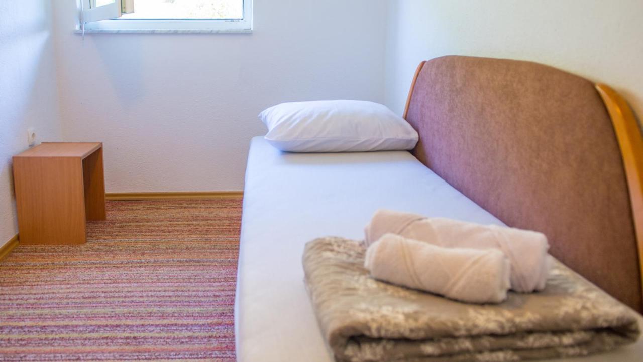 מוסטר Holiday Home Narona מראה חיצוני תמונה