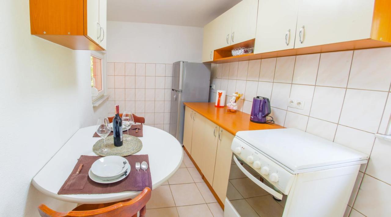 מוסטר Holiday Home Narona מראה חיצוני תמונה