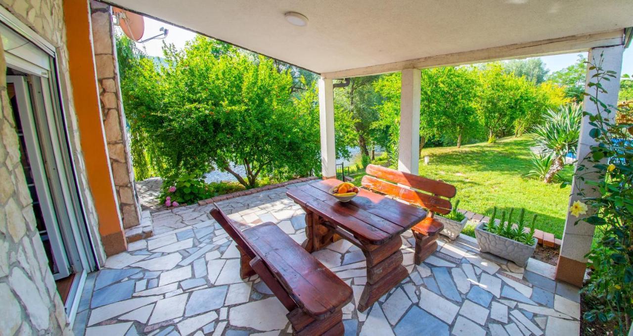 מוסטר Holiday Home Narona מראה חיצוני תמונה