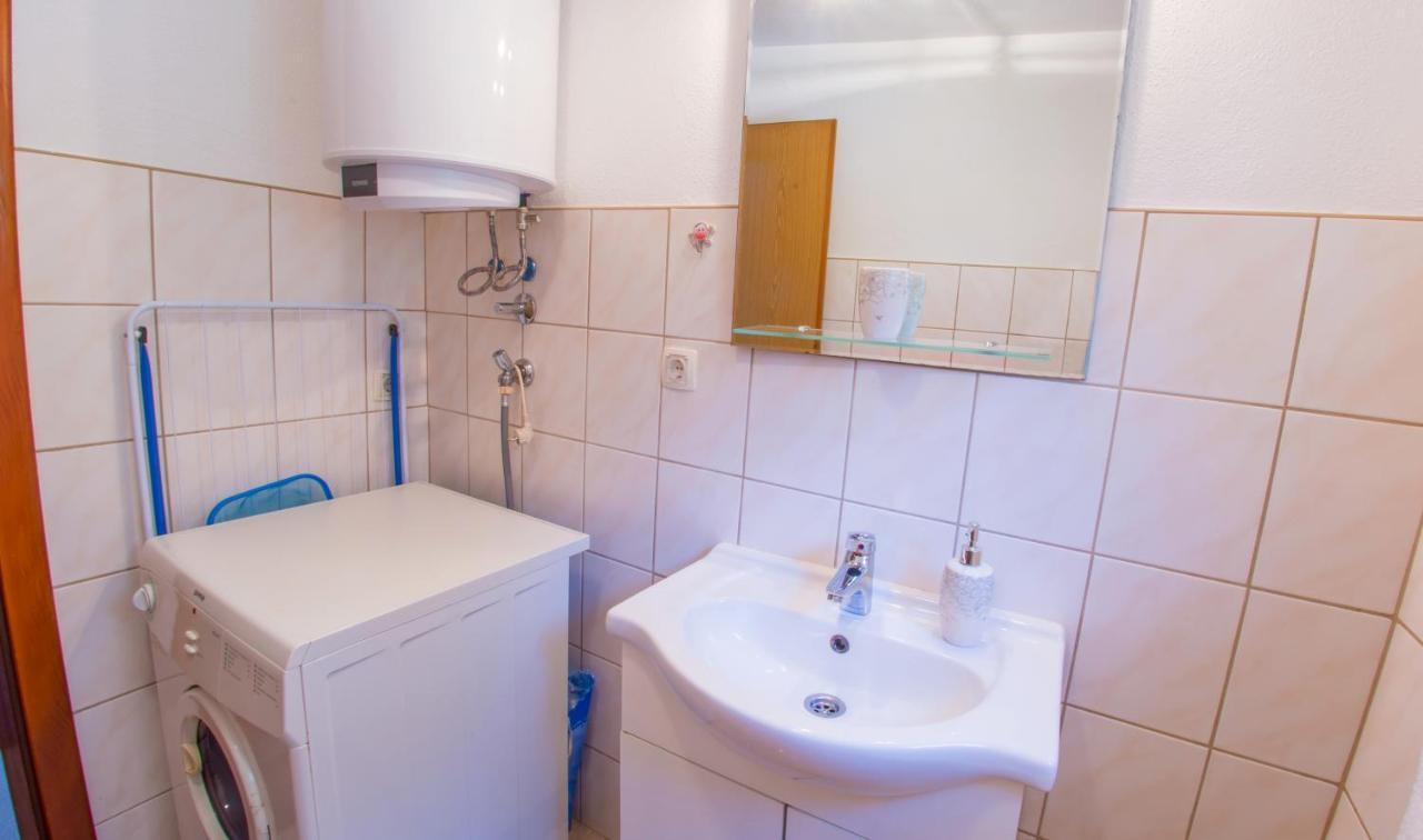 מוסטר Holiday Home Narona מראה חיצוני תמונה