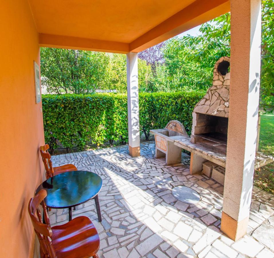 מוסטר Holiday Home Narona מראה חיצוני תמונה