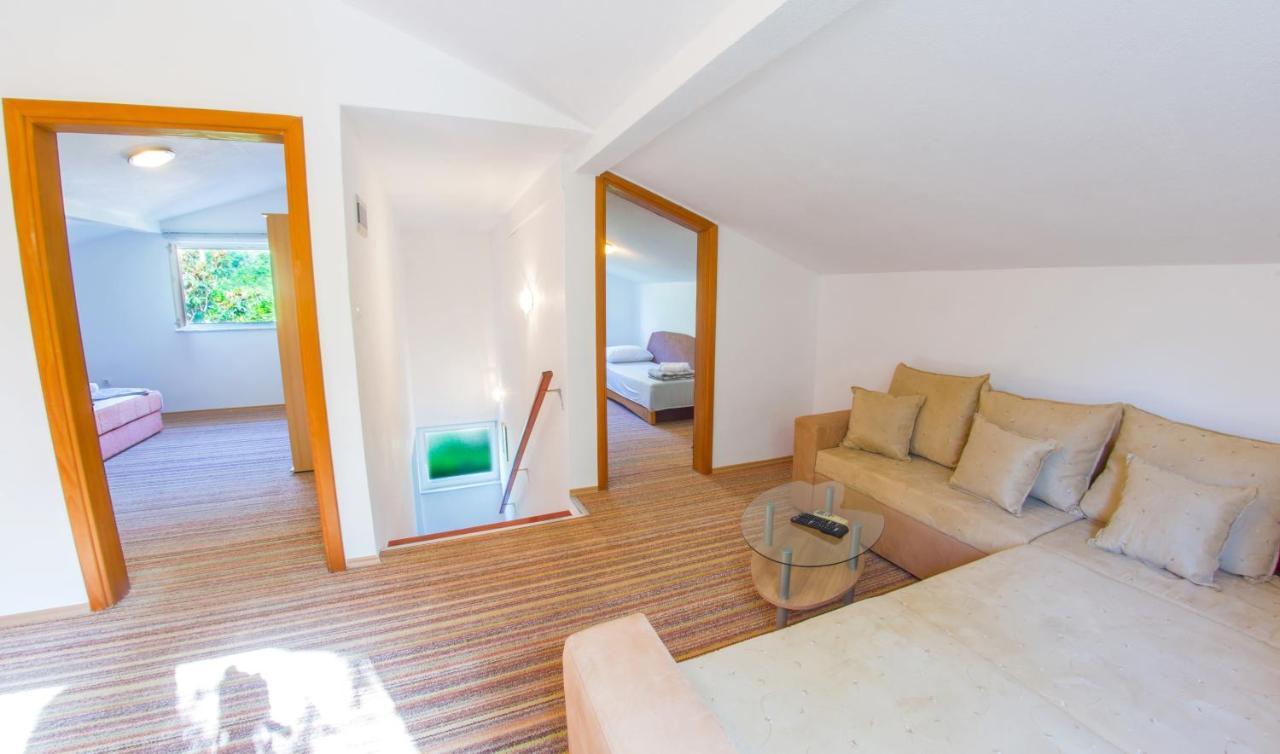 מוסטר Holiday Home Narona מראה חיצוני תמונה