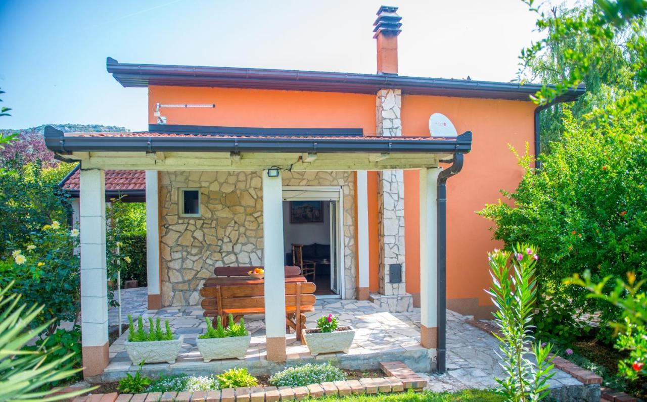 מוסטר Holiday Home Narona מראה חיצוני תמונה