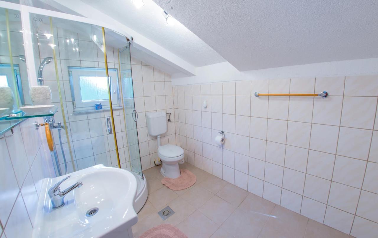 מוסטר Holiday Home Narona מראה חיצוני תמונה